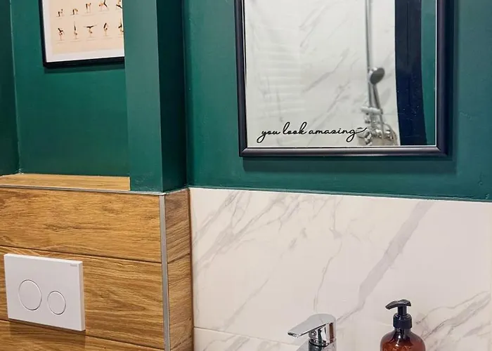 Raspberry With Balcony #self Check-in Apartment Warsaw